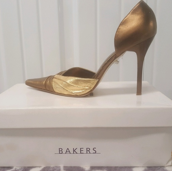 Shoes - Picture 2 of 4